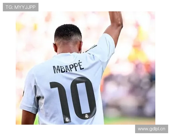 姆巴佩更衣室地位稳固,持续发挥核心影响力 姆巴佩更衣室地位稳固,持续发挥核心影响力