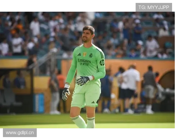 库尔图瓦本赛季表现稳健,持续展现世界最佳门将水准 库尔图瓦本赛季表现稳健,持续展现世界最佳门将水准