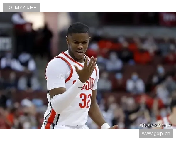 阿尤兄弟领衔加纳锋线,近期表现稳健 阿尤兄弟领衔加纳锋线,近期表现稳健