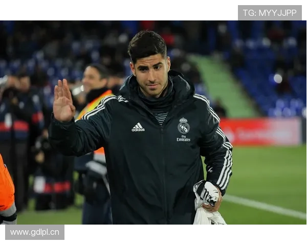 阿森西奥在皇马时期表现稳健,进攻贡献持续提升 阿森西奥在皇马时期表现稳健,进攻贡献持续提升