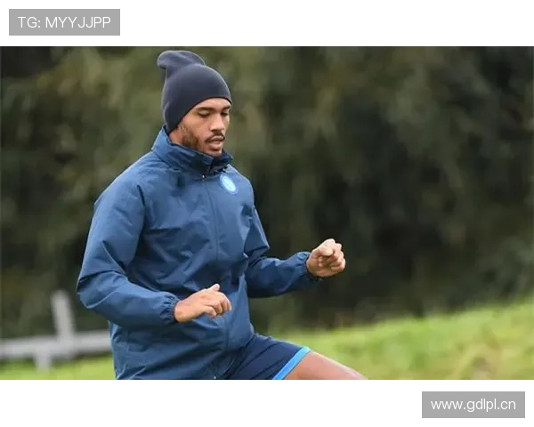 萨内防守参与度提升,近期表现稳健 萨内防守参与度提升,近期表现稳健