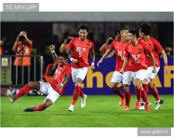 吉达联合是否重回巅峰,球队当前赛季表现持续波动,竞争格局面临考验 吉达联合是否重回巅峰,球队当前赛季表现持续波动,竞争格局面临考验