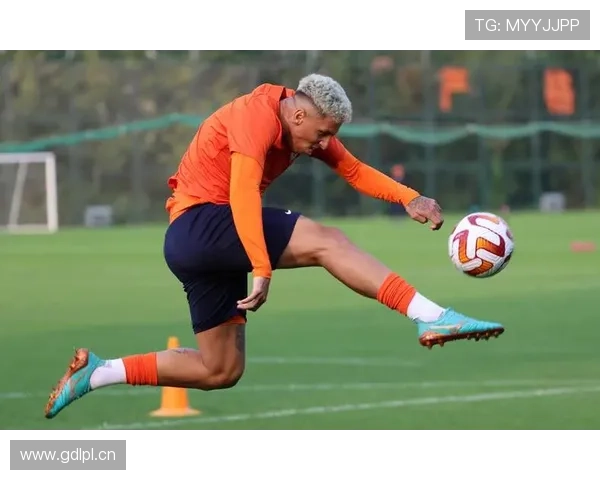 山东泰山领先局面频繁丢分,比赛掌控力不足问题逐步显现 山东泰山领先局面频繁丢分,比赛掌控力不足问题逐步显现