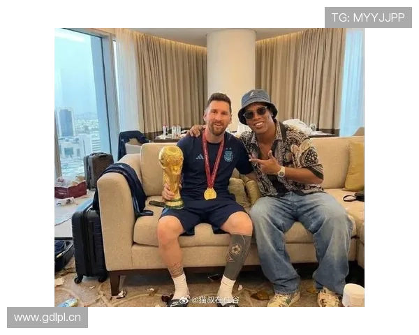 梅西 vs 罗纳尔迪尼奥：技术风格与时代适配性对比