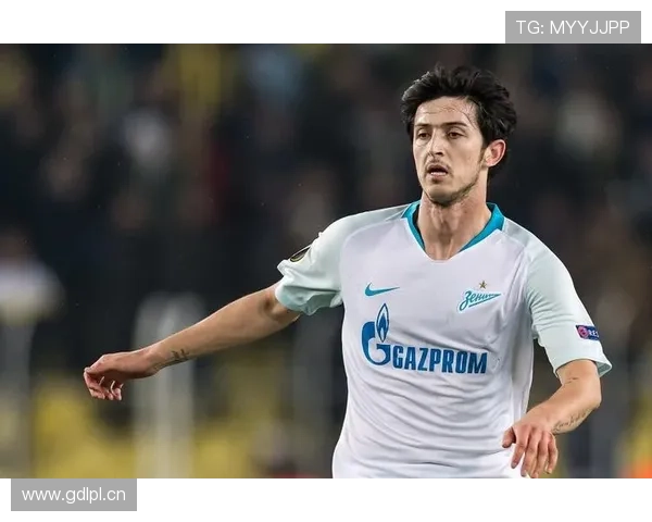 阿兹蒙进攻创造力持续提升，前场表现稳健