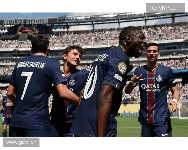 巴黎圣日耳曼关键战表现波动,赛季稳定性面临考验,竞争格局出现阶段性变化 巴黎圣日耳曼关键战表现波动,赛季稳定性面临考验,竞争格局出现阶段性变化