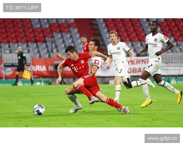 拜仁阵容豪华却越踢越乱,结构性问题逐步反映在战绩与稳定性上 拜仁阵容豪华却越踢越乱,结构性问题逐步反映在战绩与稳定性上