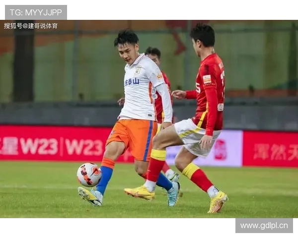 山东泰山战术困局加剧:老将依赖与体系重建的两难抉择 山东泰山战术困局加剧:老将依赖与体系重建的两难抉择