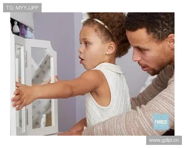 库里训练完回家直接睡儿童房？这反差也太大了吧！